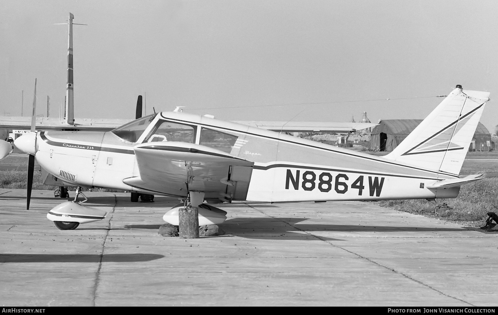 Aircraft Photo of N8864W | Piper PA-28-235 Cherokee | AirHistory.net #700749