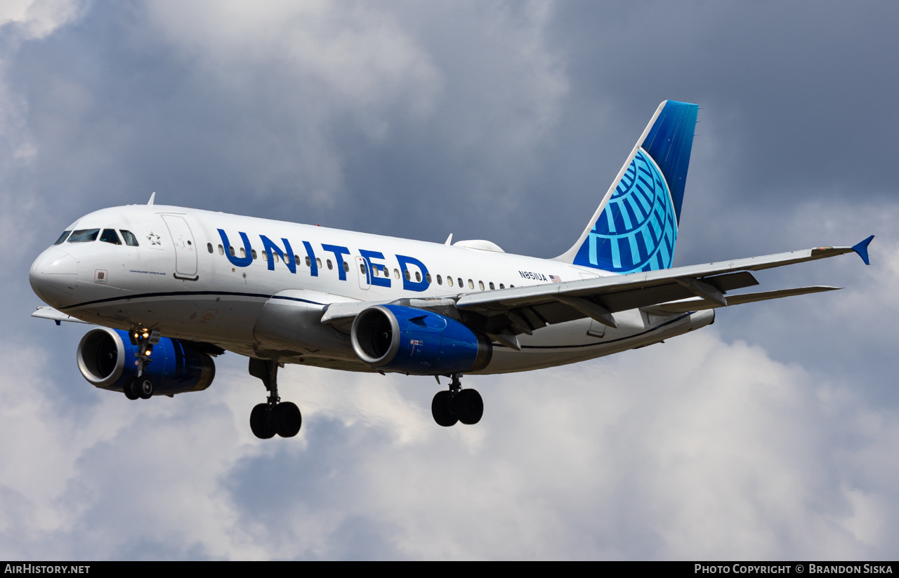 Aircraft Photo of N851UA | Airbus A319-131 | United Airlines | AirHistory.net #700880