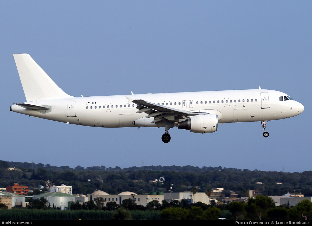 Aircraft Photo of LY-CAP | Airbus A320-214 | AirHistory.net #700930