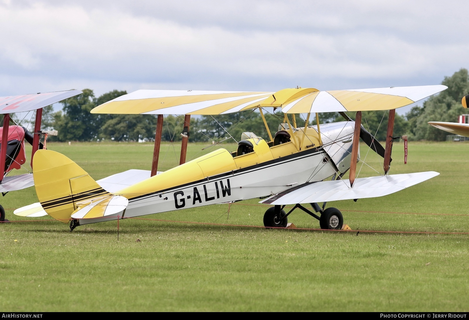 Aircraft Photo of G-ALIW | De Havilland D.H. 82A Tiger Moth II | AirHistory.net #700982