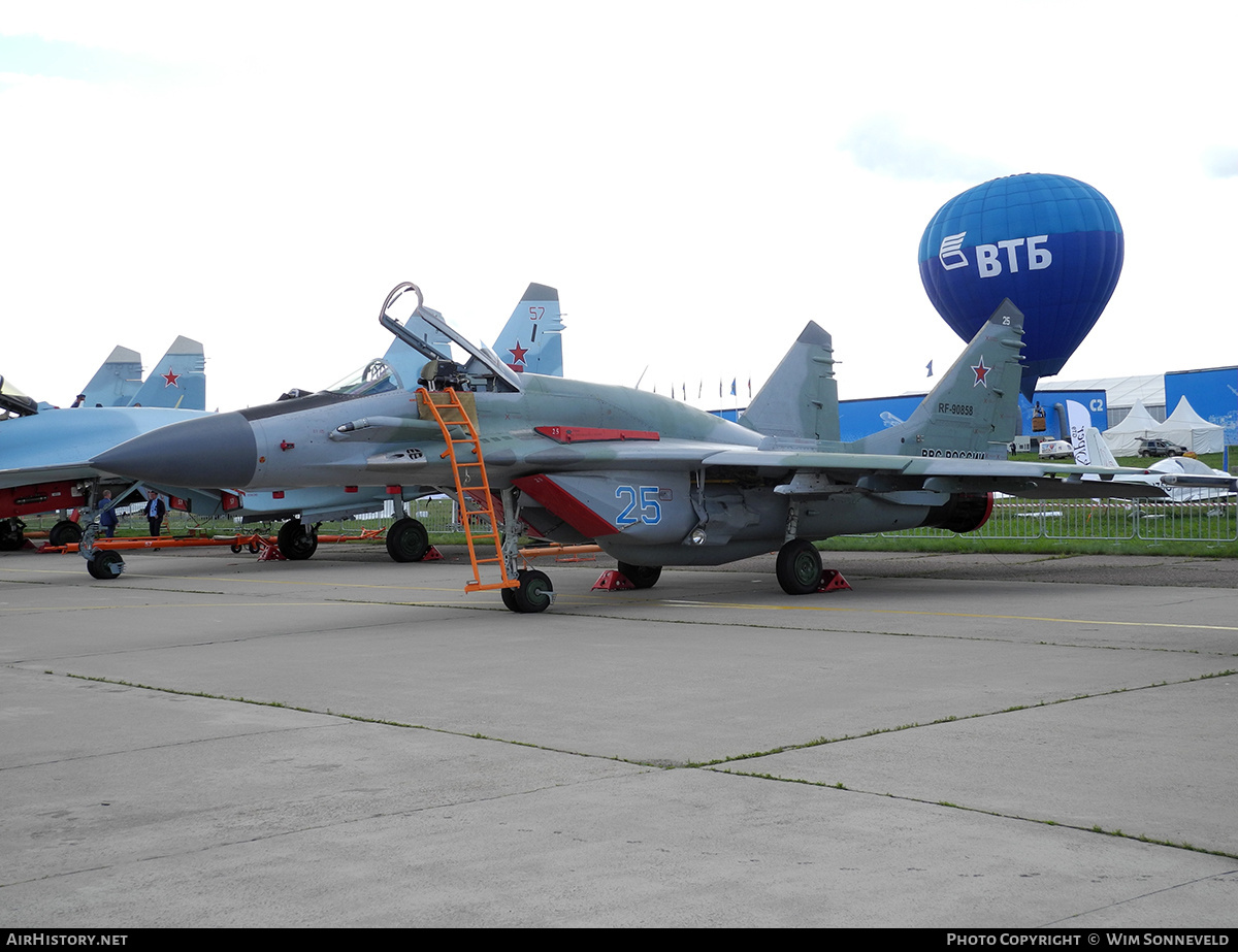 Aircraft Photo of RF-90858 | Mikoyan-Gurevich MiG-29SMT (9-19) | Russia - Air Force | AirHistory.net #701057