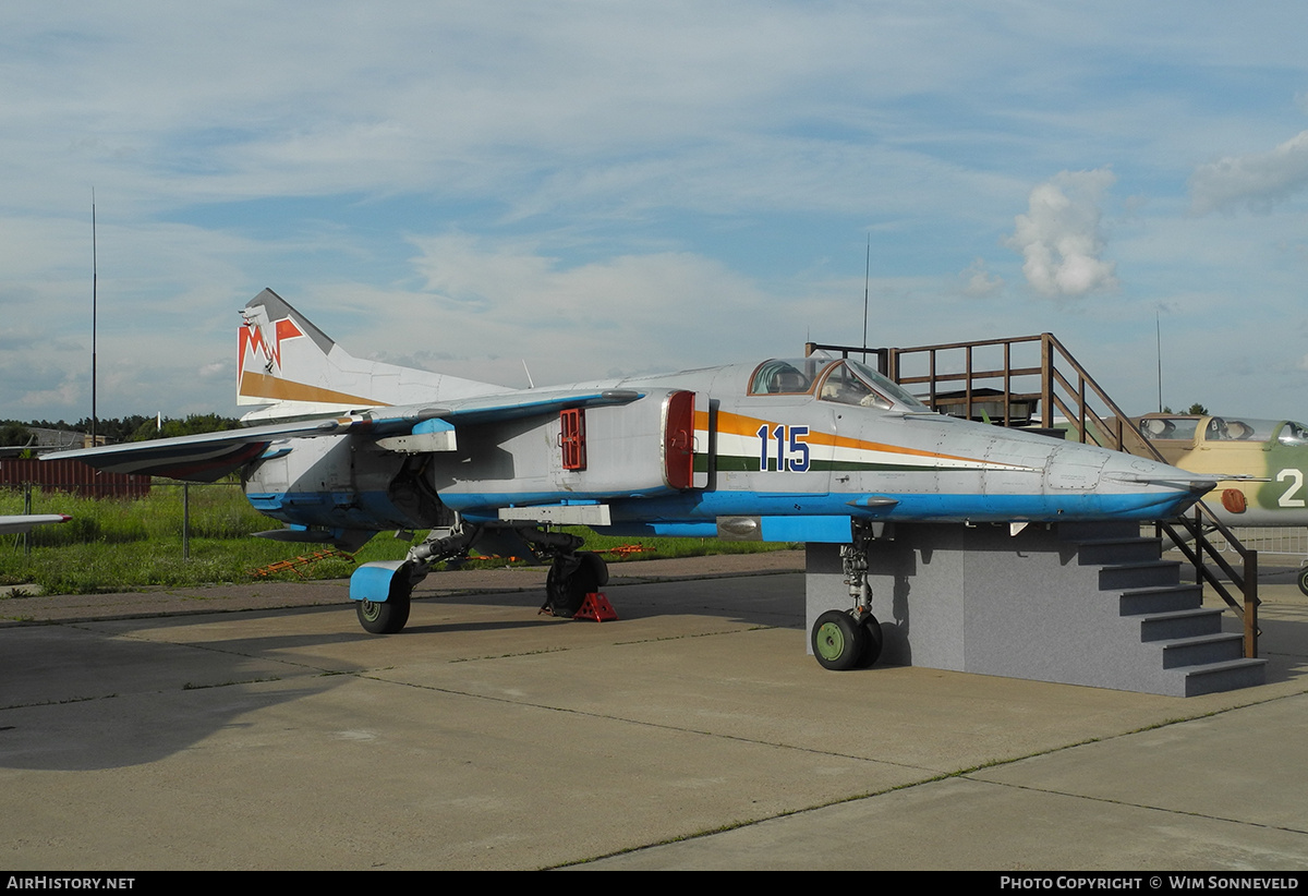 Aircraft Photo of 115 blue | Mikoyan-Gurevich MiG-27M | AirHistory.net #701087