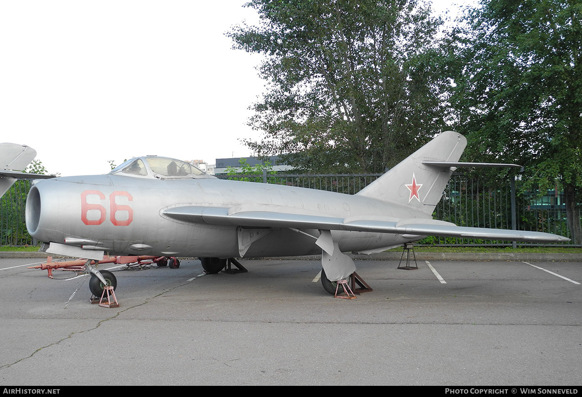 Aircraft Photo of 66 red | Mikoyan-Gurevich MiG-17 | Soviet Union - Air Force | AirHistory.net #701124