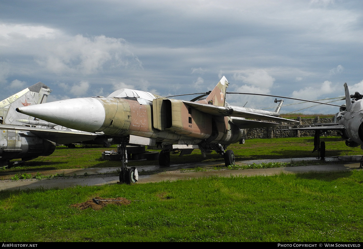 Aircraft Photo of 25 white | Mikoyan-Gurevich MiG-23S | Soviet Union - Air Force | AirHistory.net #701149