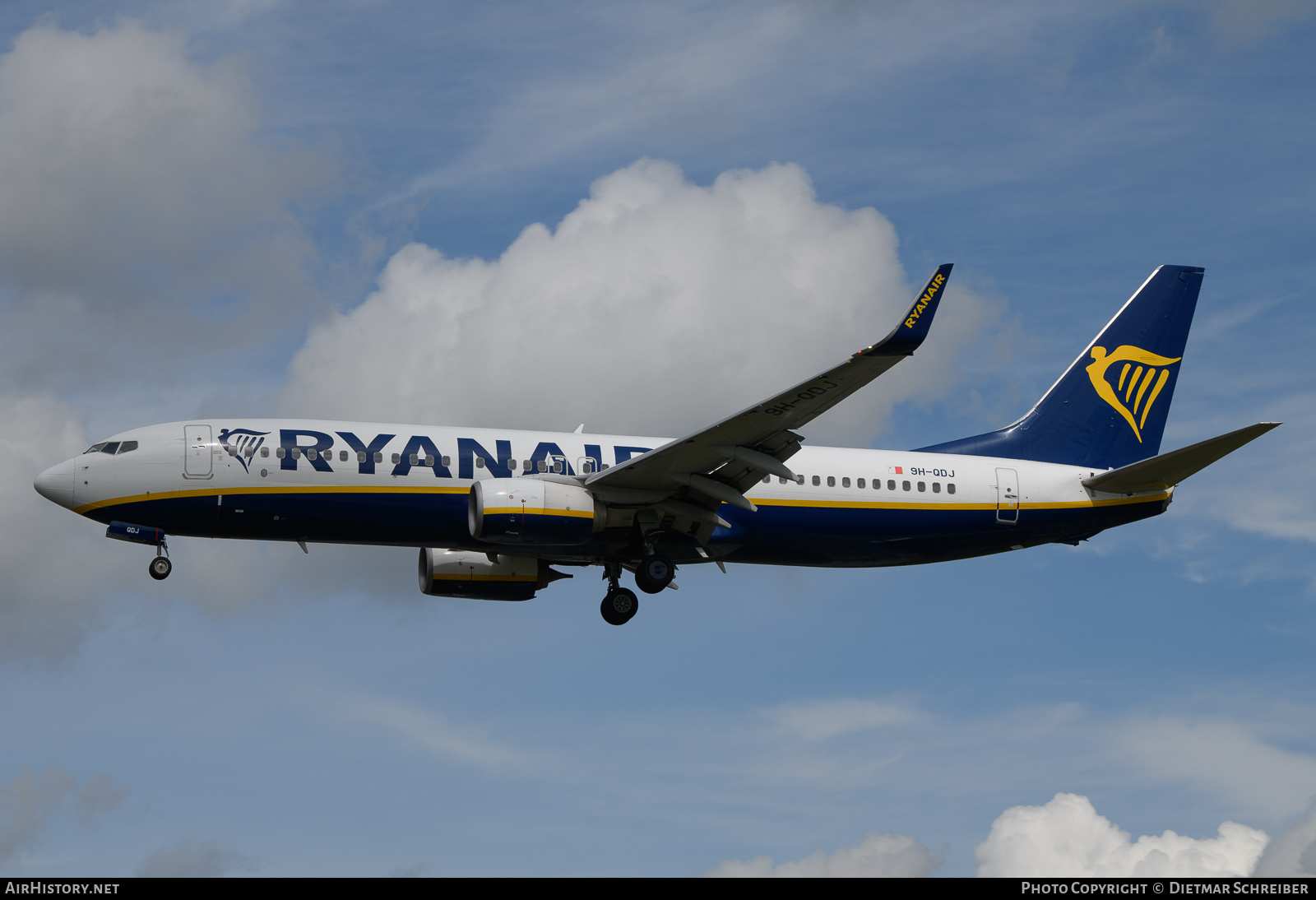 Aircraft Photo of 9H-QDJ | Boeing 737-800 | Ryanair | AirHistory.net #701261