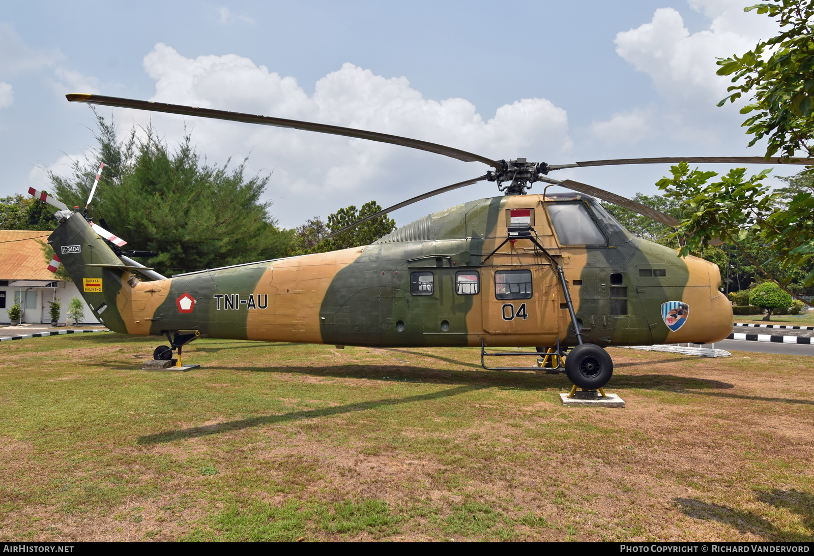 Aircraft Photo of H-3404 | Sikorsky S-58T | Indonesia - Air Force | AirHistory.net #701264