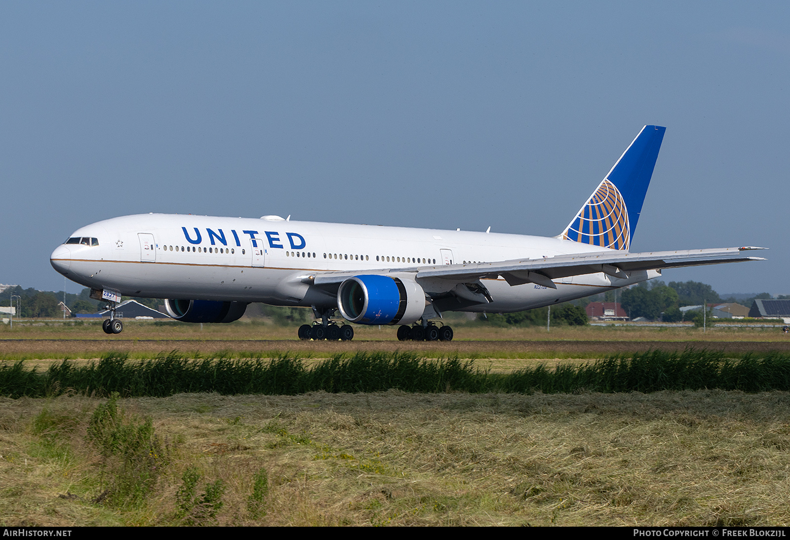 Aircraft Photo of N227UA | Boeing 777-222/ER | United Airlines | AirHistory.net #701275