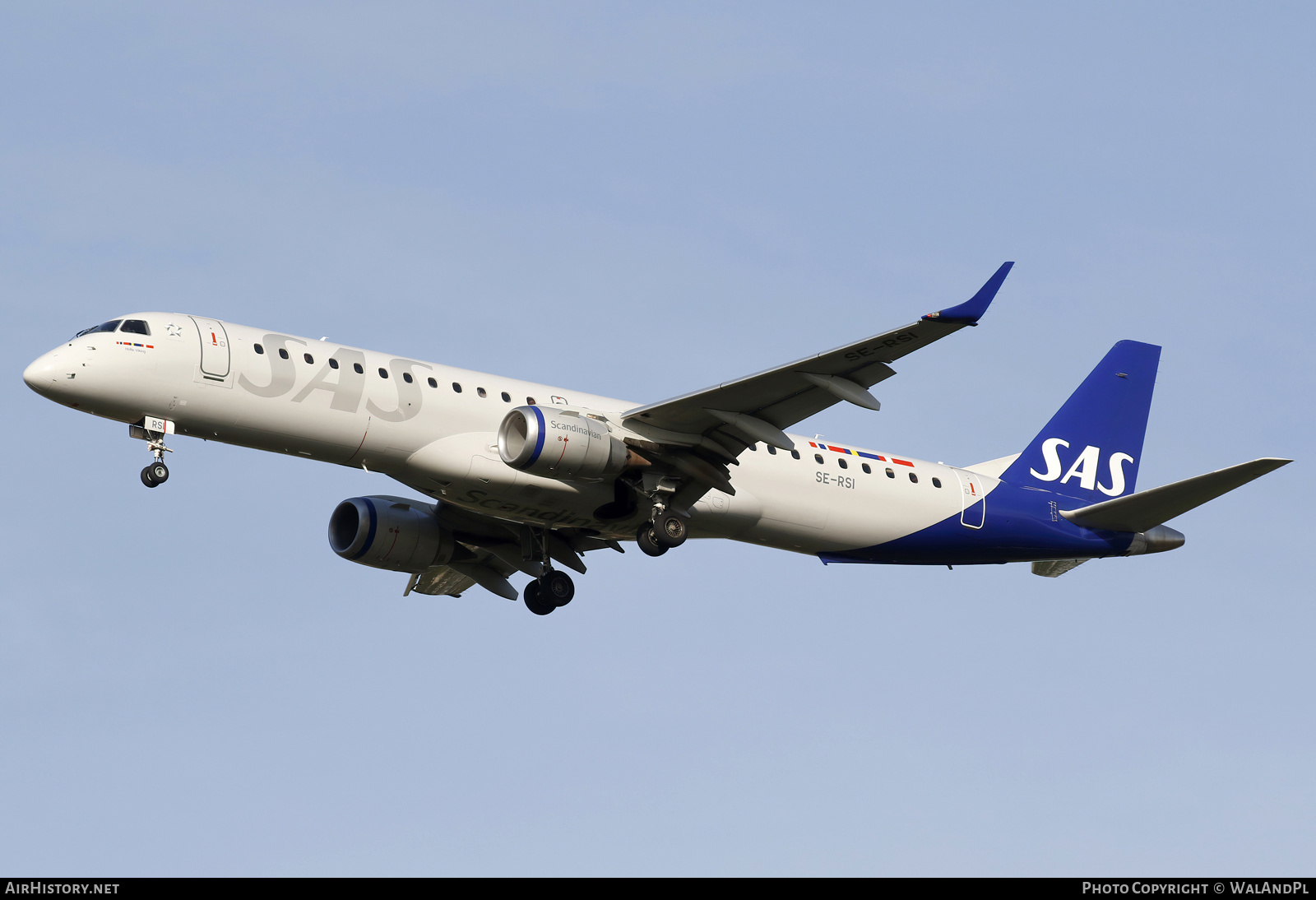 Aircraft Photo of SE-RSI | Embraer 195LR (ERJ-190-200LR) | Scandinavian Airlines - SAS | AirHistory.net #701311
