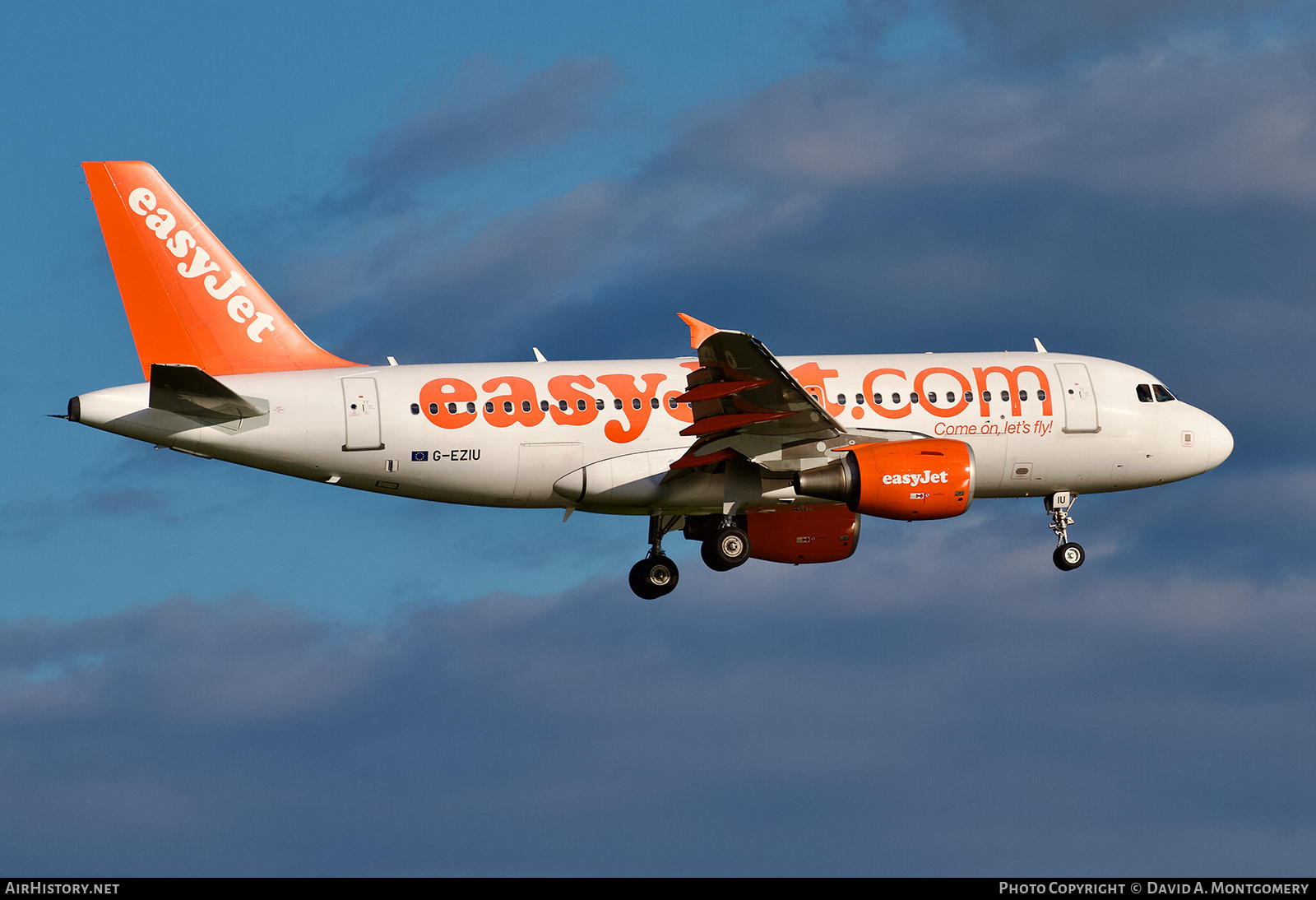 Aircraft Photo of G-EZIU | Airbus A319-111 | EasyJet | AirHistory.net #701385