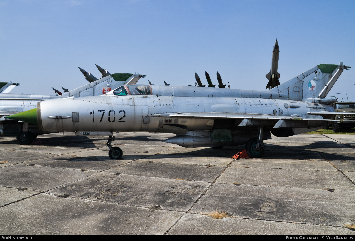 Aircraft Photo of 1702 | Mikoyan-Gurevich MiG-21R | Czechoslovakia - Air Force | AirHistory.net #701450