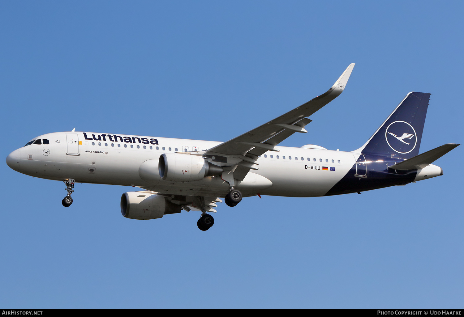 Aircraft Photo of D-AIUJ | Airbus A320-214 | Lufthansa | AirHistory.net #701493