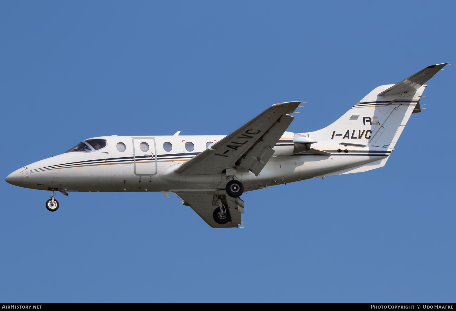 Aircraft Photo of I-ALVC | Raytheon Hawker 400XP | Romeo Group | AirHistory.net #701531