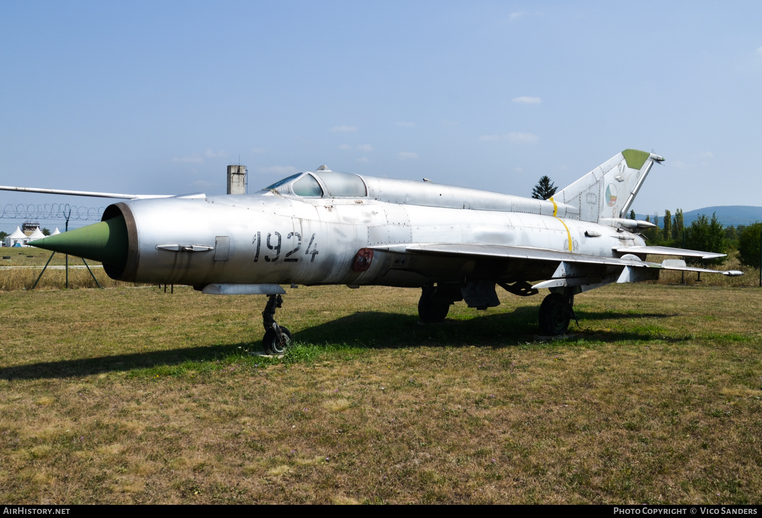 Aircraft Photo of 1924 | Mikoyan-Gurevich MiG-21R | Czechoslovakia - Air Force | AirHistory.net #701579