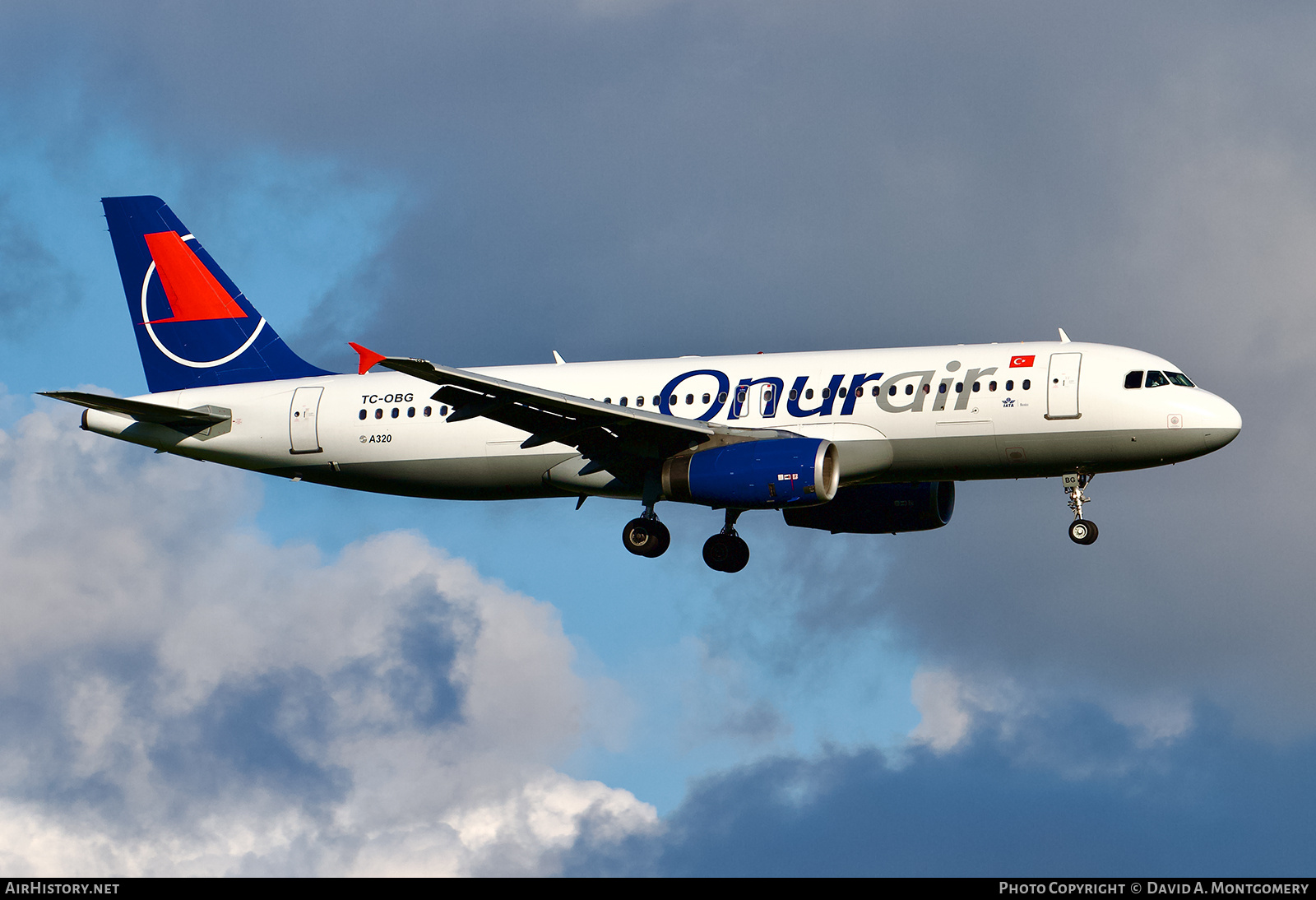 Aircraft Photo of TC-OBG | Airbus A320-233 | Onur Air | AirHistory.net #701738