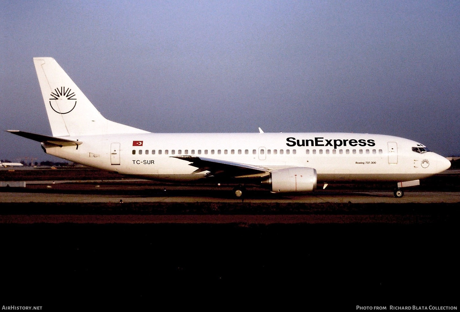 Aircraft Photo of TC-SUR | Boeing 737-3Y0 | SunExpress | AirHistory.net #701763