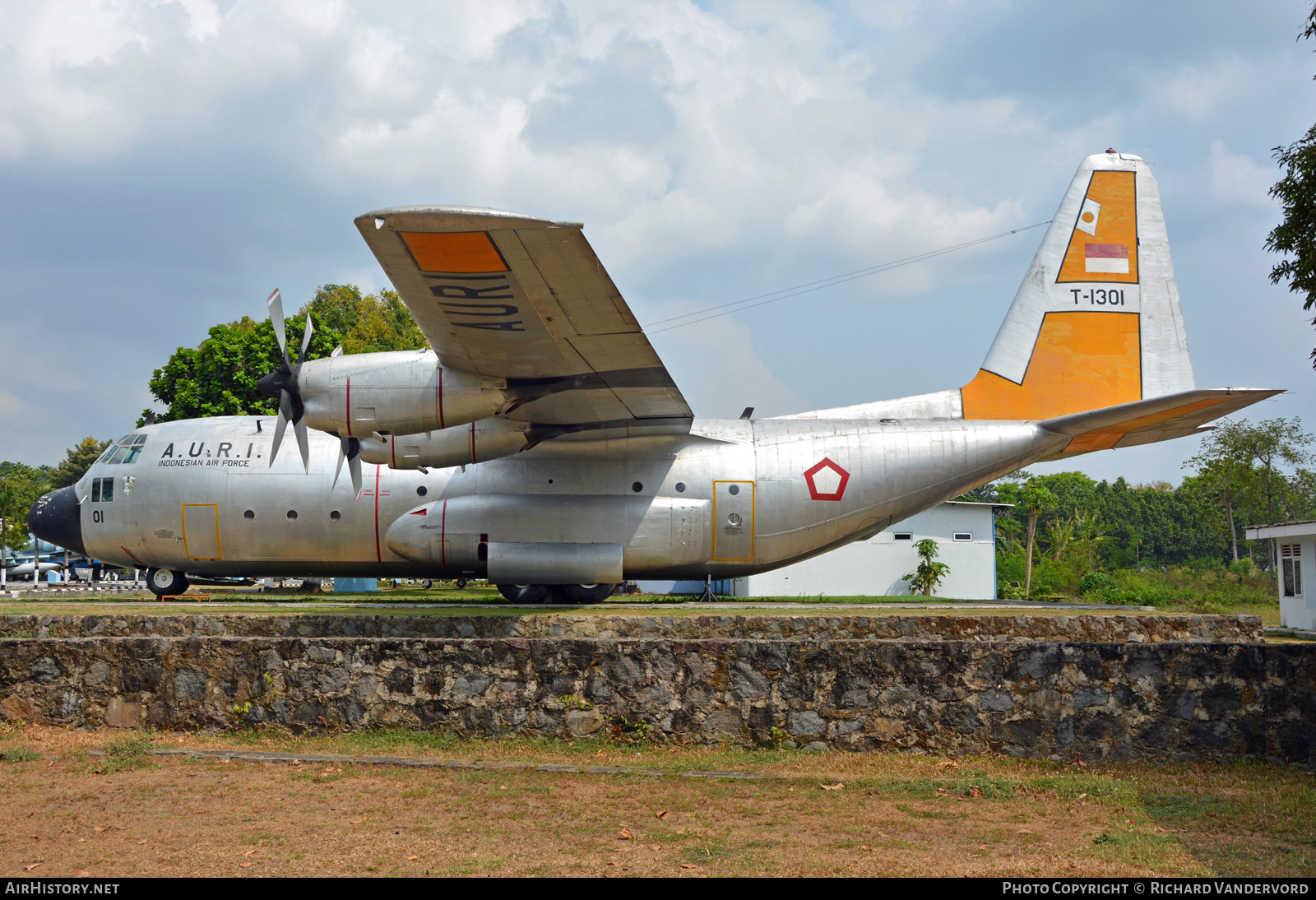 Aircraft Photo of T-1301 | Lockheed C-130B Hercules (L-282) | Indonesia - Air Force | AirHistory.net #702041