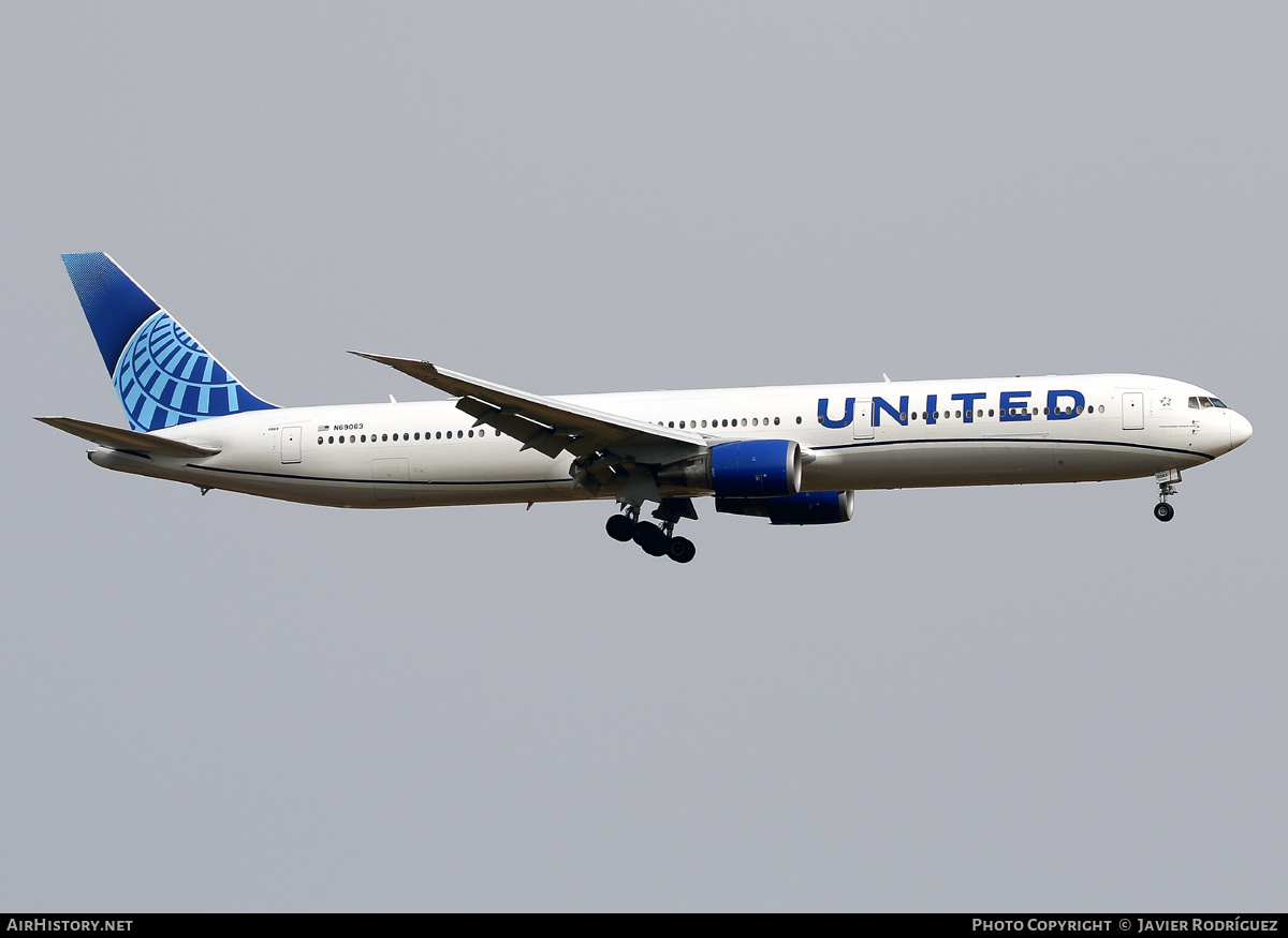 Aircraft Photo of N69063 | Boeing 767-424/ER | United Airlines | AirHistory.net #702115