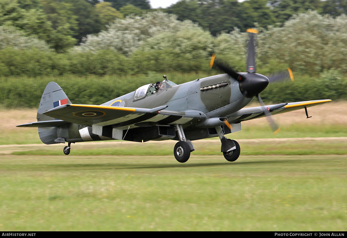 Aircraft Photo of F-AYXX / RM927 | Supermarine 379 Spitfire FR14E | UK - Air Force | AirHistory.net #702181
