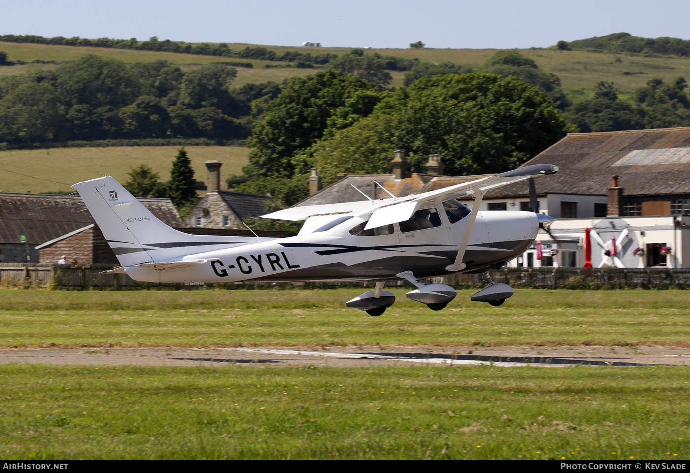 Aircraft Photo of G-CYRL | Cessna 182T Skylane | AirHistory.net #702282