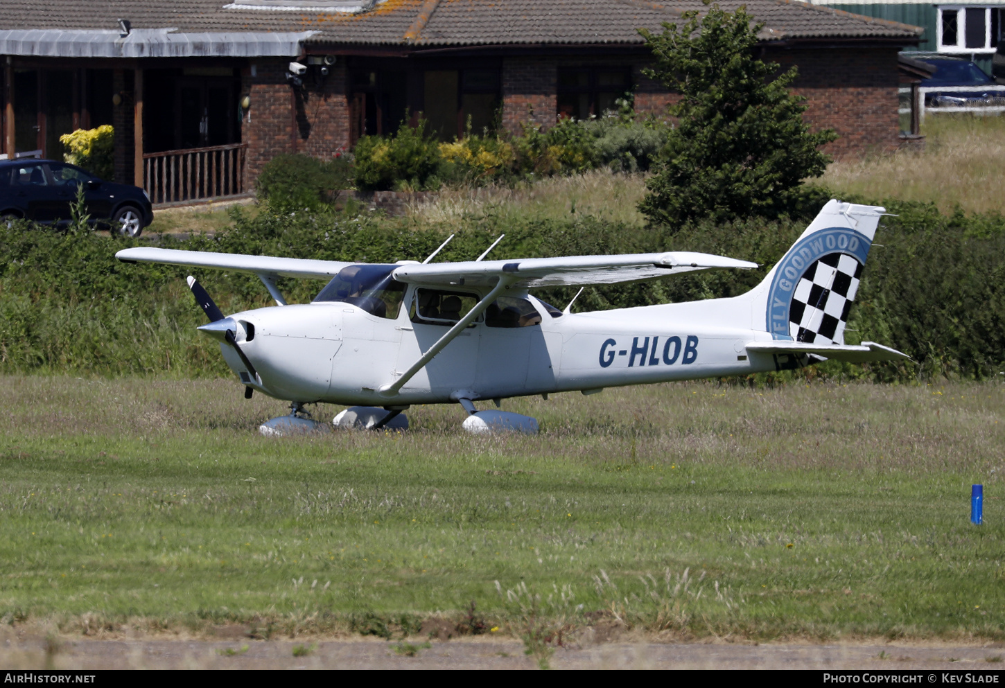 Aircraft Photo of G-HLOB | Cessna 172S Skyhawk | Fly Goodwood | AirHistory.net #702326