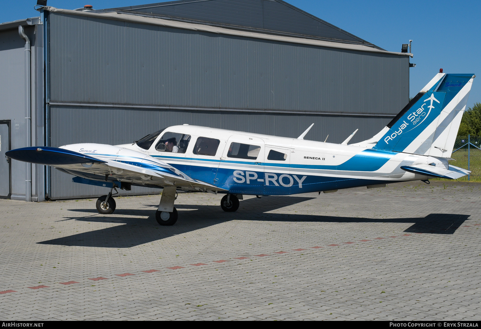 Aircraft Photo of SP-ROY | Piper PA-34-200T Seneca II | Royal-Star Aero | AirHistory.net #702385