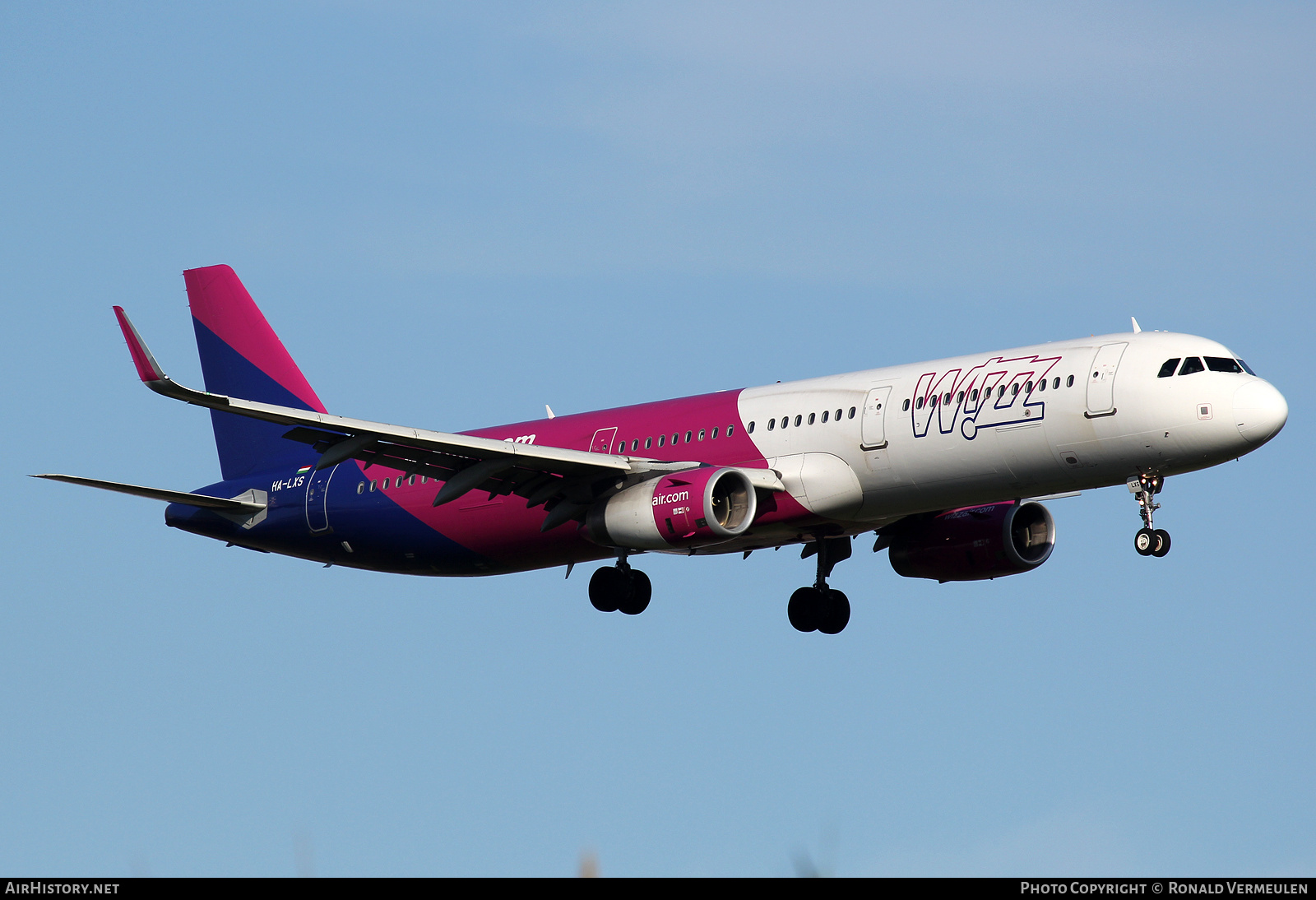 Aircraft Photo of HA-LXS | Airbus A321-231 | Wizz Air | AirHistory.net #702709