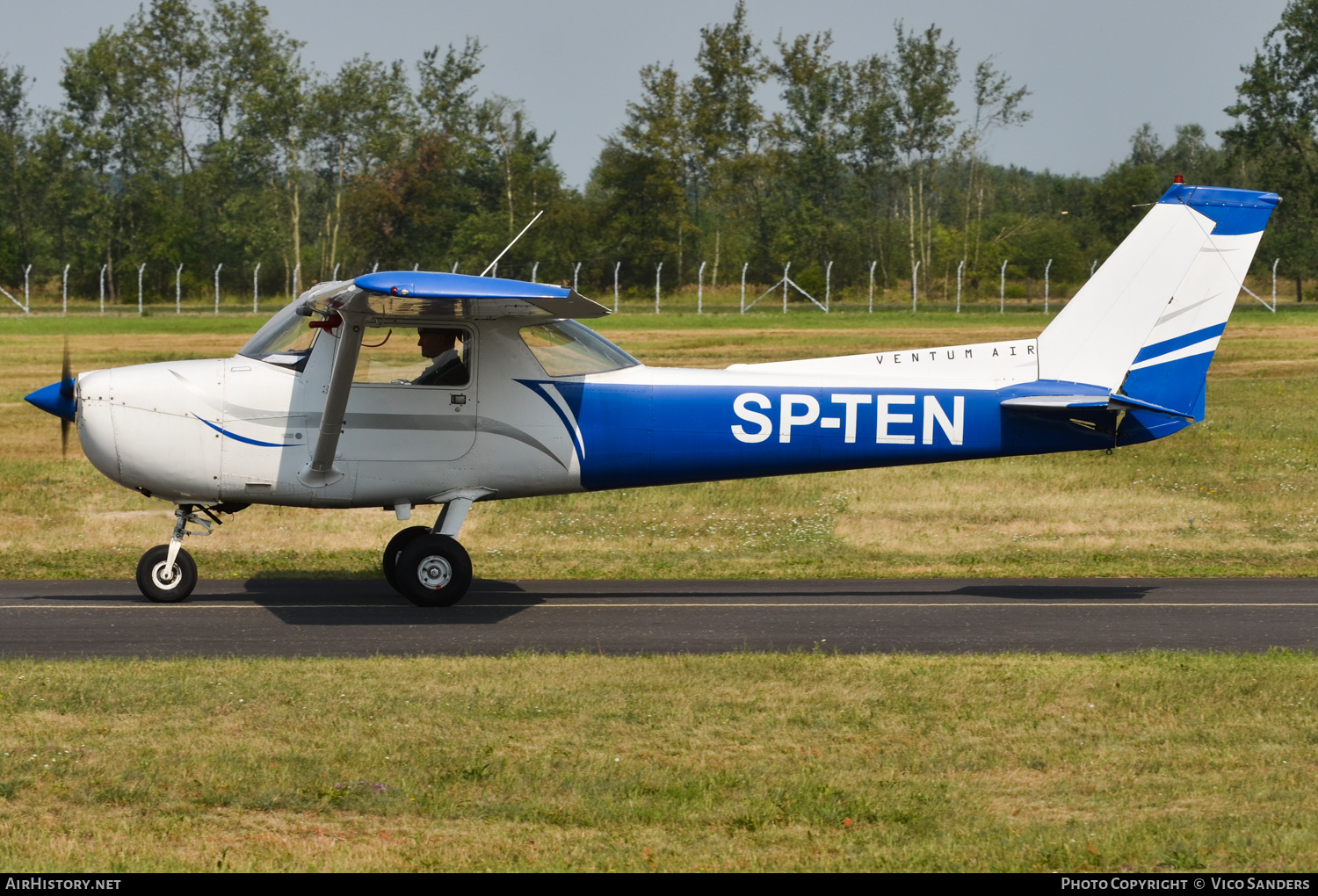 Aircraft Photo of SP-TEN | Cessna 150L | Ventum Air Flight Academy | AirHistory.net #702916