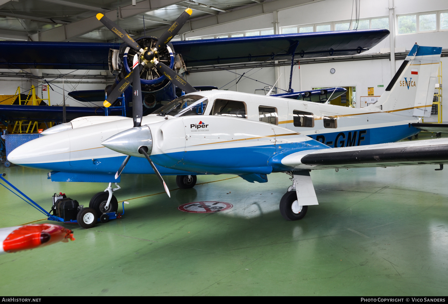 Aircraft Photo of SP-GMF | Piper PA-34-220T Seneca V | AirHistory.net #702939