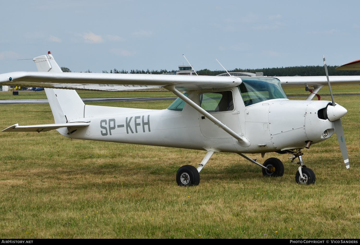 Aircraft Photo of SP-KFH | Cessna 152 | AirHistory.net #702945