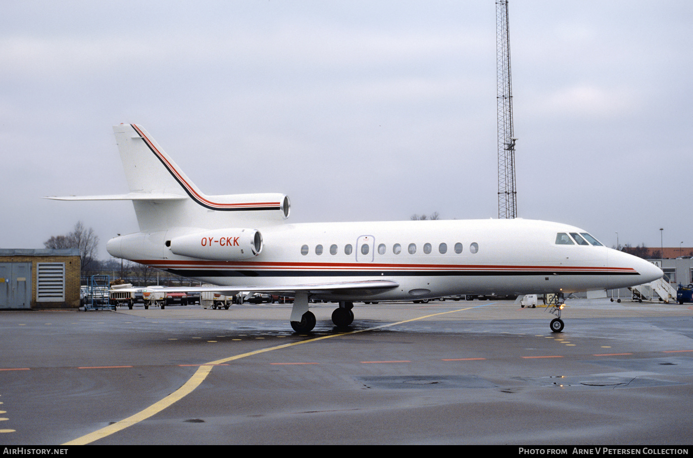 Aircraft Photo of OY-CKK | Dassault Falcon 900B | Lego Systems | AirHistory.net #703008
