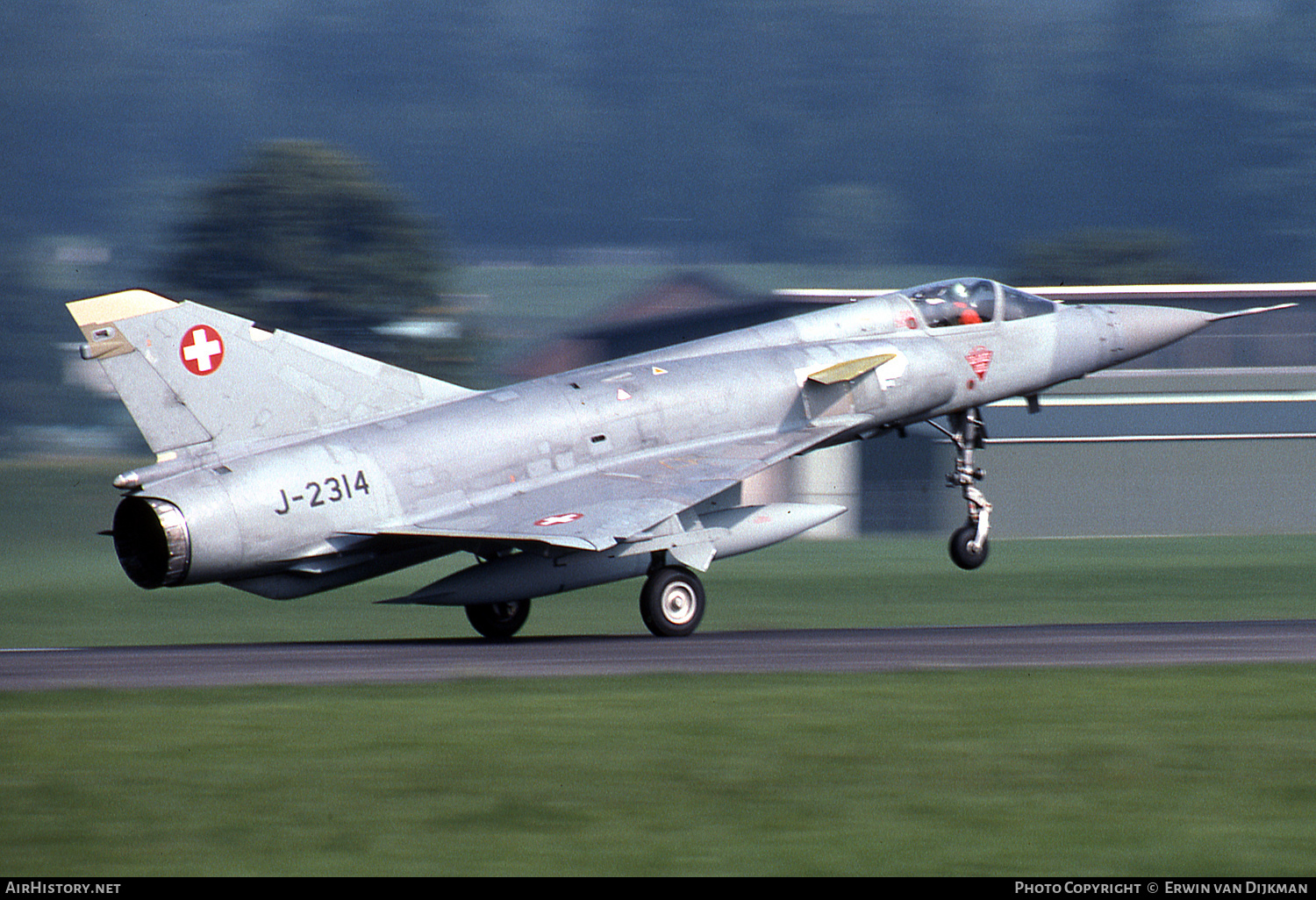 Aircraft Photo of J-2314 | Dassault Mirage IIIS | Switzerland - Air Force | AirHistory.net #703037