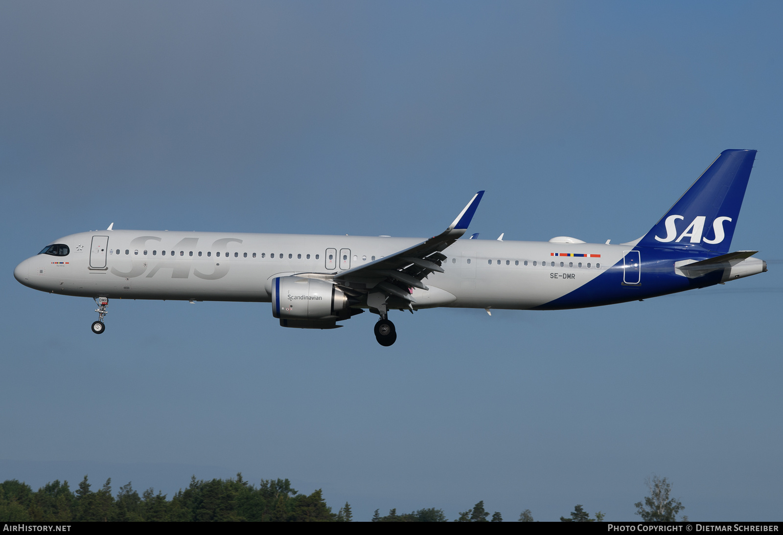 Aircraft Photo of SE-DMR | Airbus A321-253NX | Scandinavian Airlines - SAS | AirHistory.net #703178