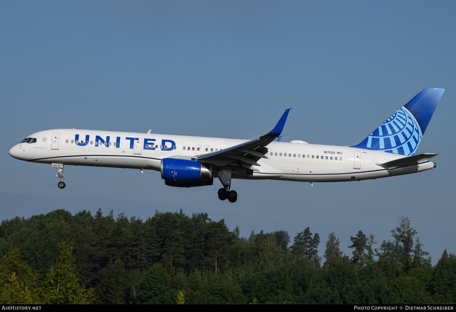 Aircraft Photo of N17133 | Boeing 757-224 | United Airlines | AirHistory.net #703184