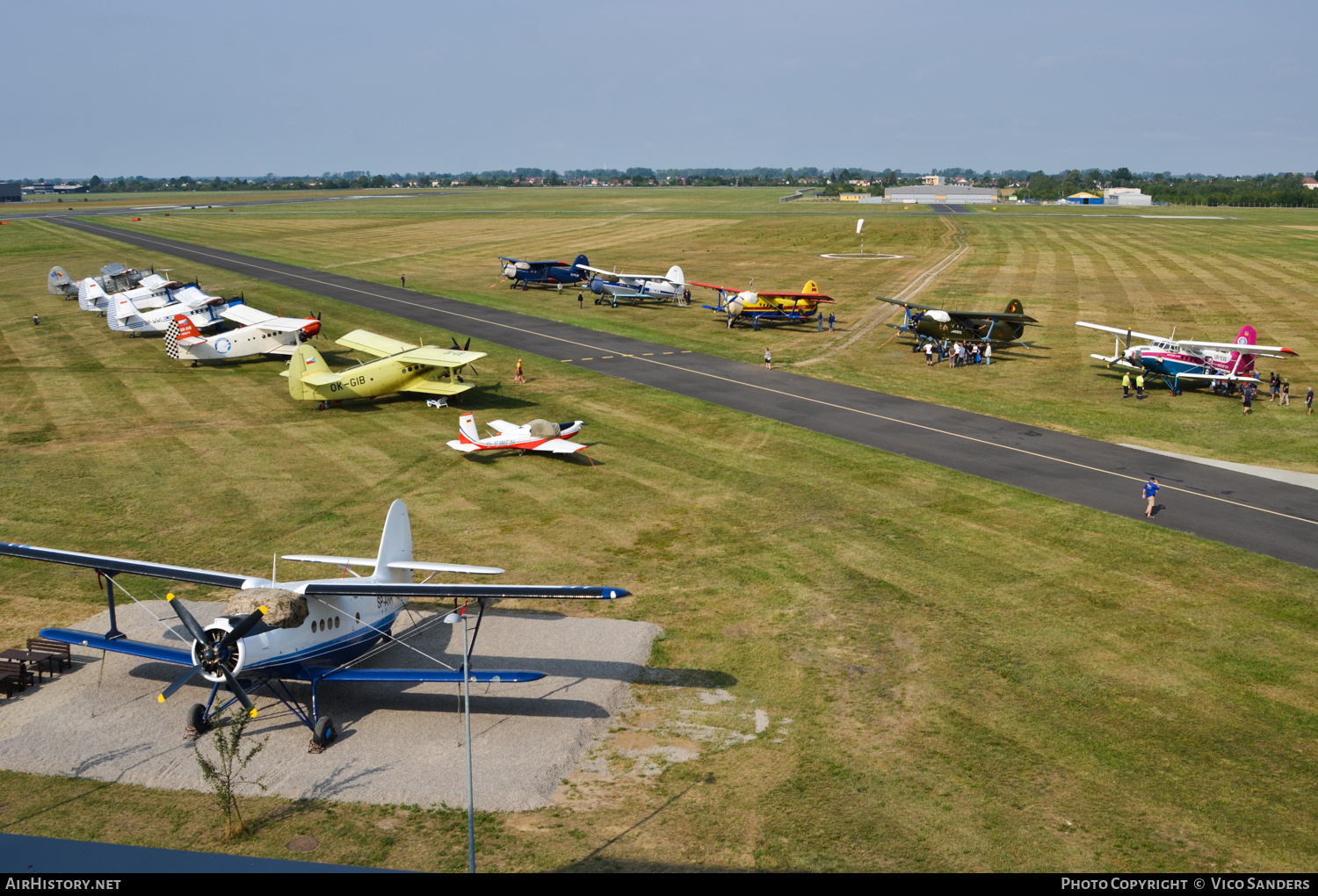 Airport photo of Mielec (EPML) in Poland | AirHistory.net #703201