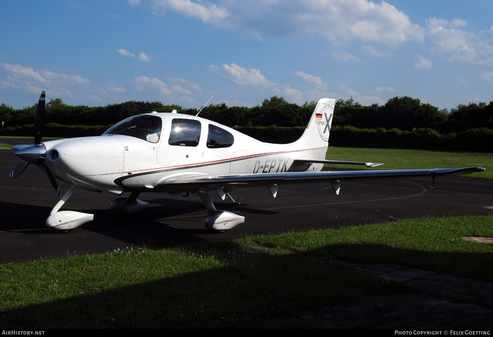 Aircraft Photo of D-EPTK | Cirrus SR-22 G3-X Turbo | AirHistory.net #703230