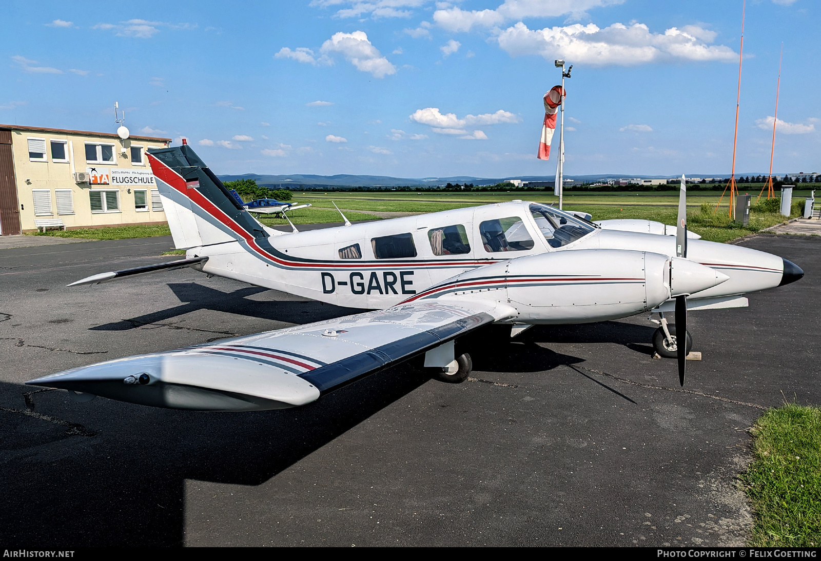 Aircraft Photo of D-GARE | Piper PA-34-200T Seneca II | AirHistory.net #703234