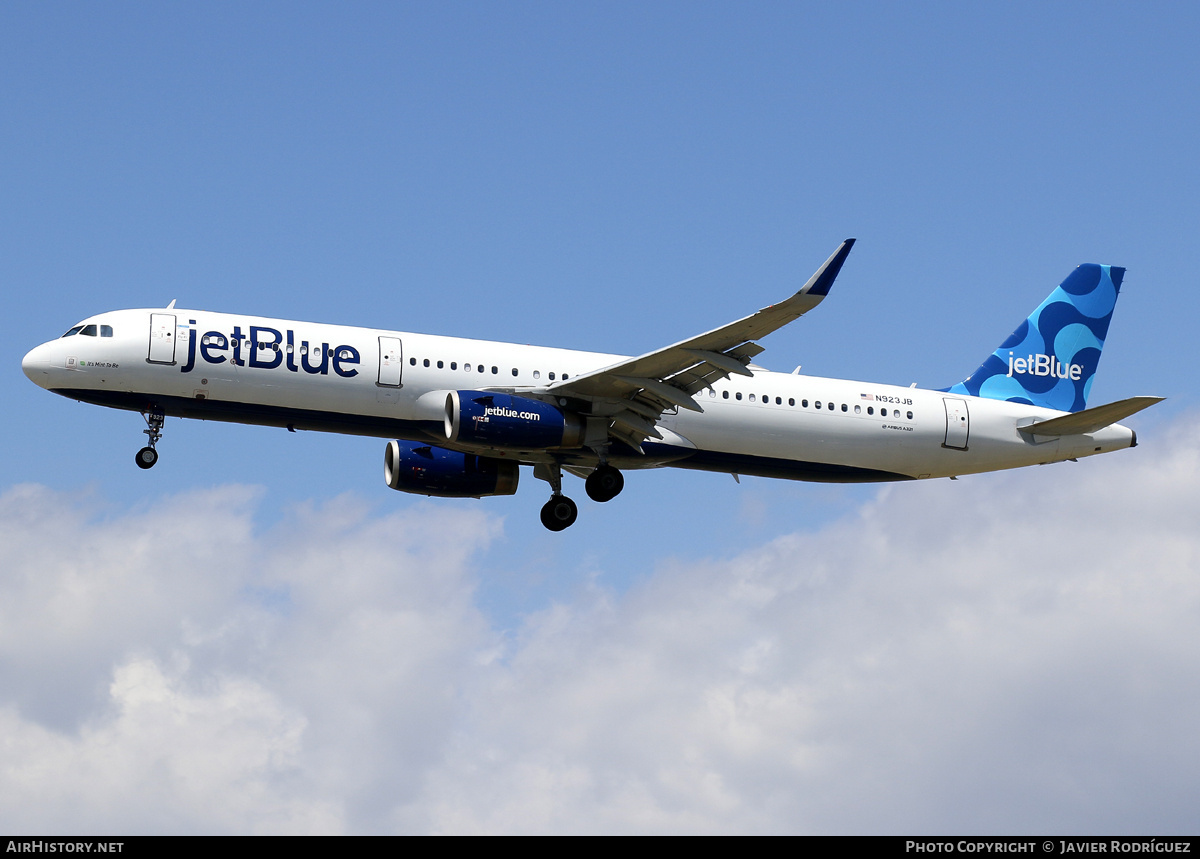 Aircraft Photo of N923JB | Airbus A321-231 | JetBlue Airways | AirHistory.net #703246