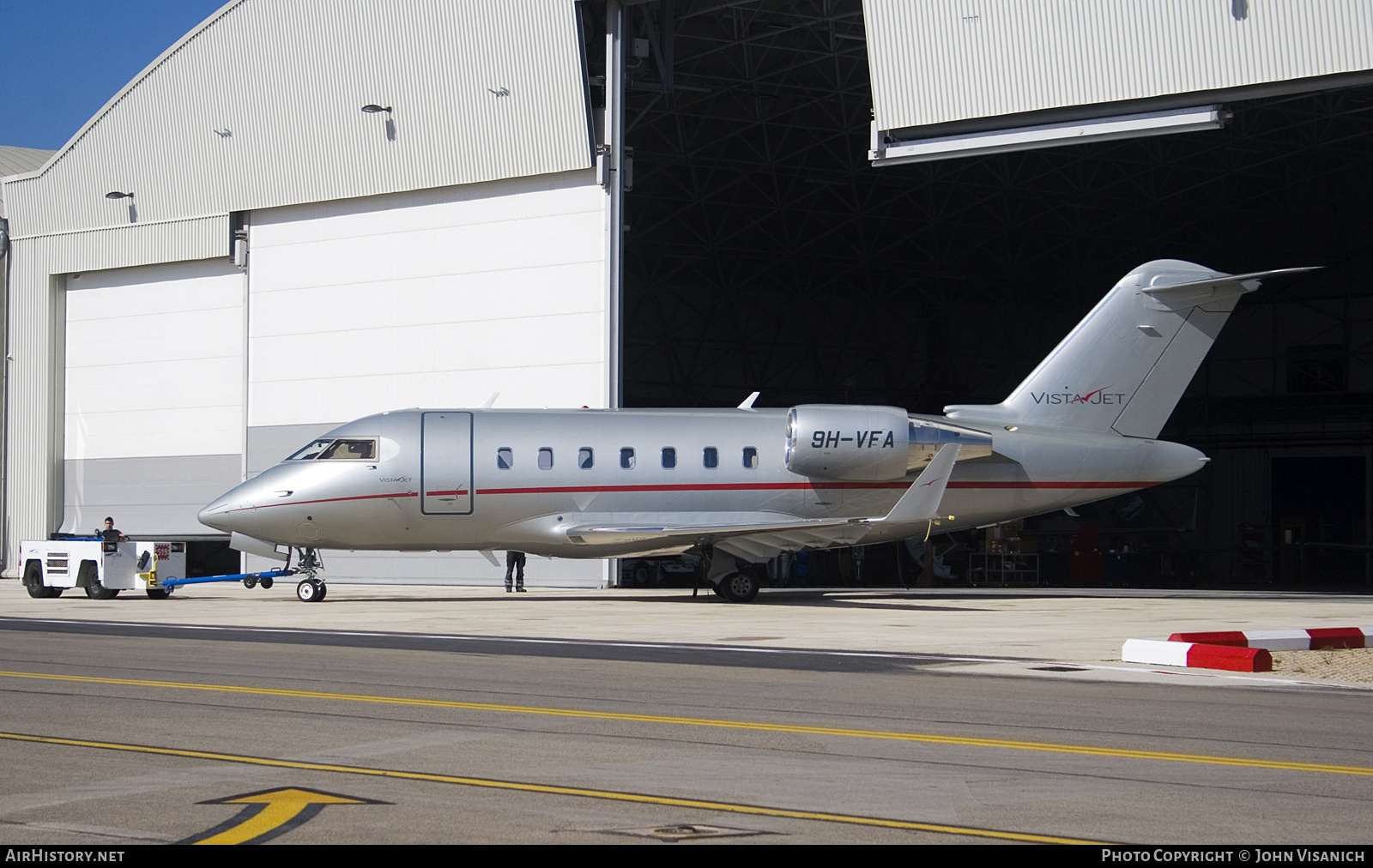 Aircraft Photo of 9H-VFA | Bombardier Challenger 605 (CL-600-2B16) | VistaJet | AirHistory.net #703348