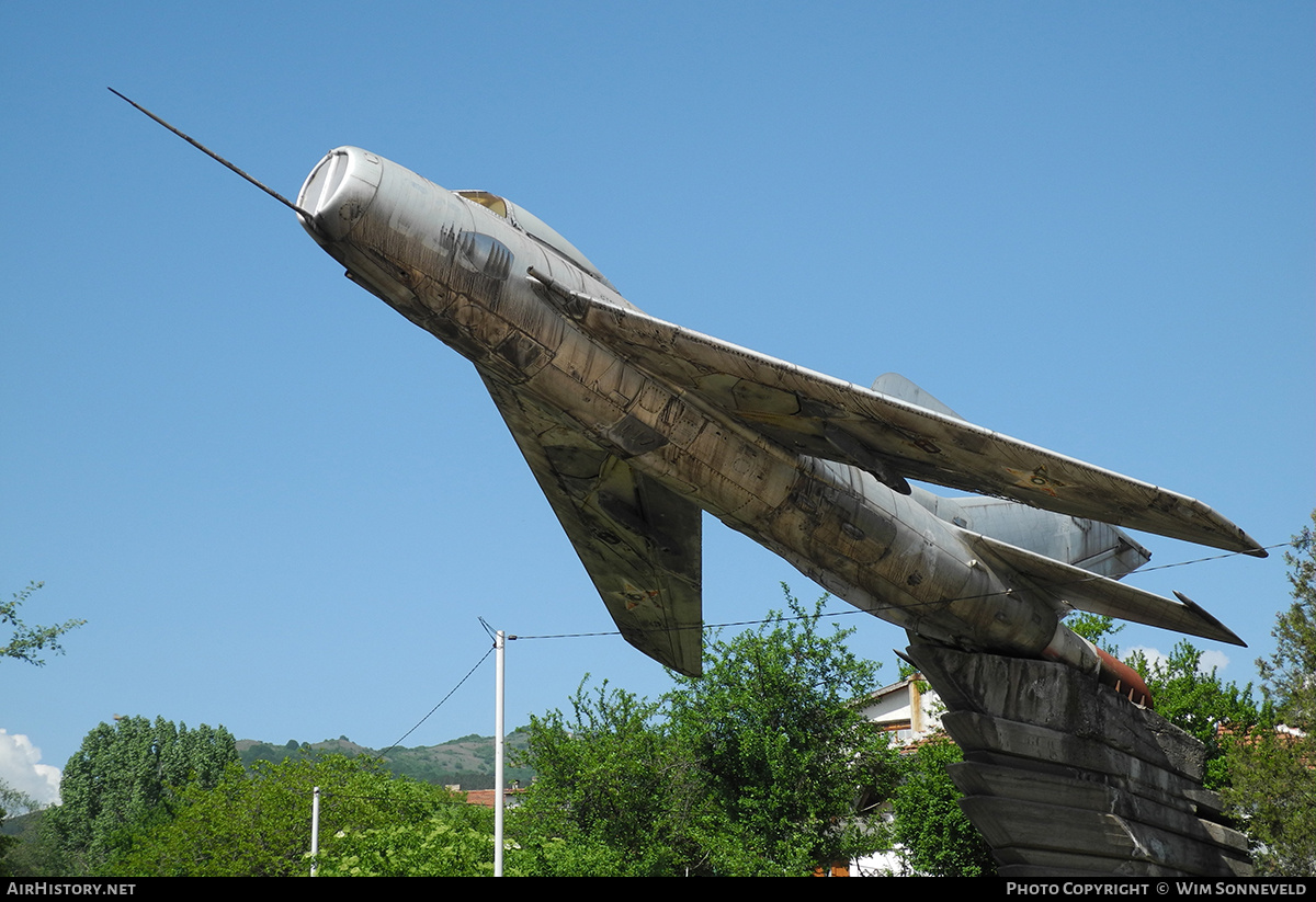 Aircraft Photo of 025 | Mikoyan-Gurevich MiG-19S | Bulgaria - Air Force | AirHistory.net #703612