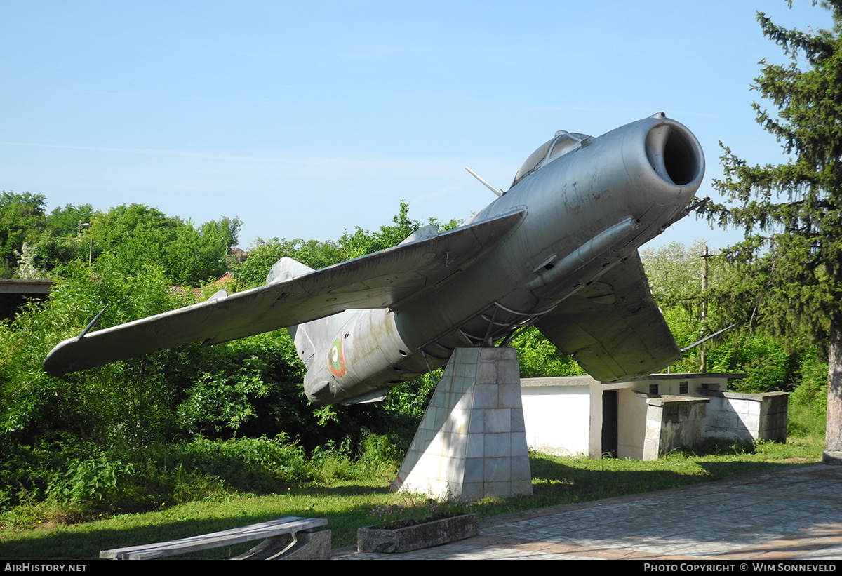 Aircraft Photo of 82 | Mikoyan-Gurevich MiG-17 | Bulgaria - Air Force | AirHistory.net #703615
