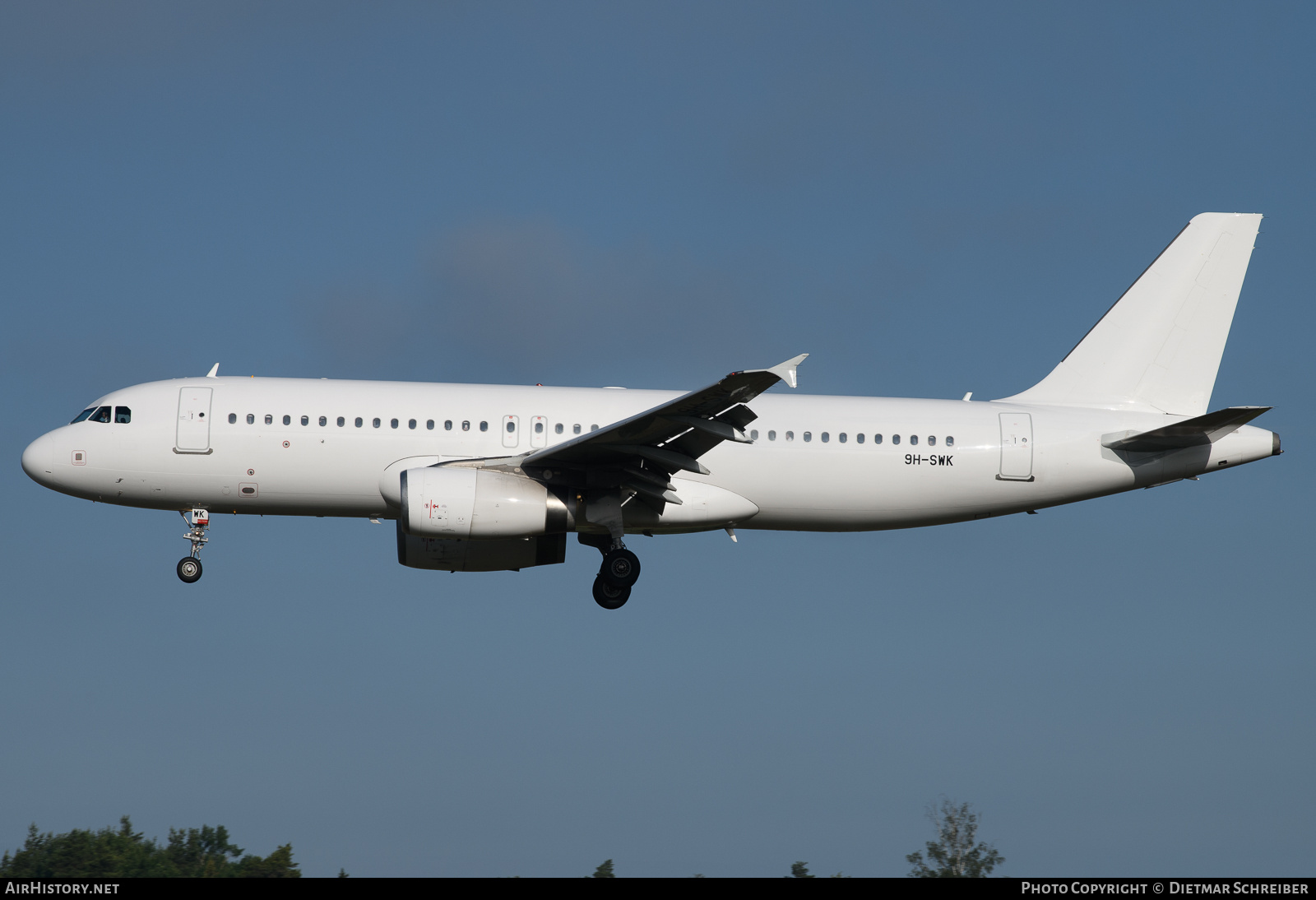 Aircraft Photo of 9H-SWK | Airbus A320-232 | AirHistory.net #703759