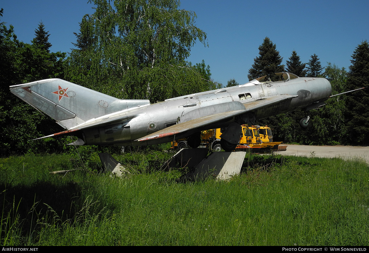 Aircraft Photo of 10 | Mikoyan-Gurevich MiG-19S | Bulgaria - Air Force | AirHistory.net #703776