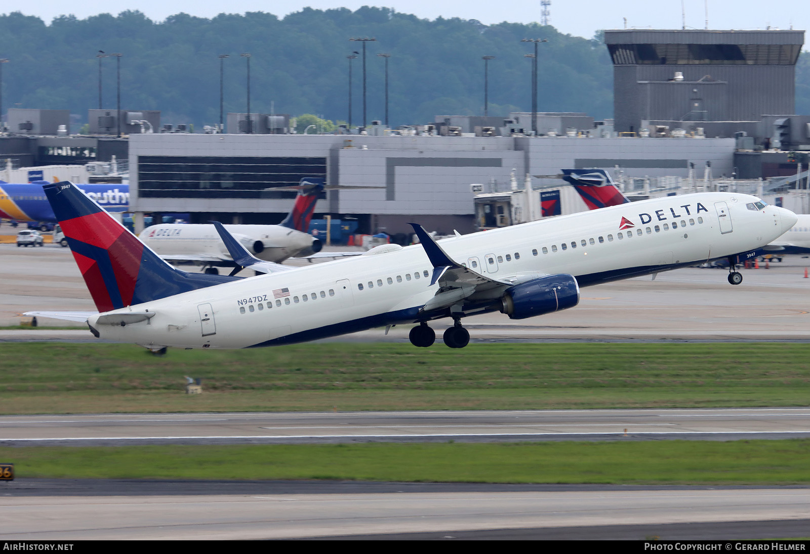 Aircraft Photo of N947DZ | Boeing 737-9GP/ER | Delta Air Lines | AirHistory.net #704035
