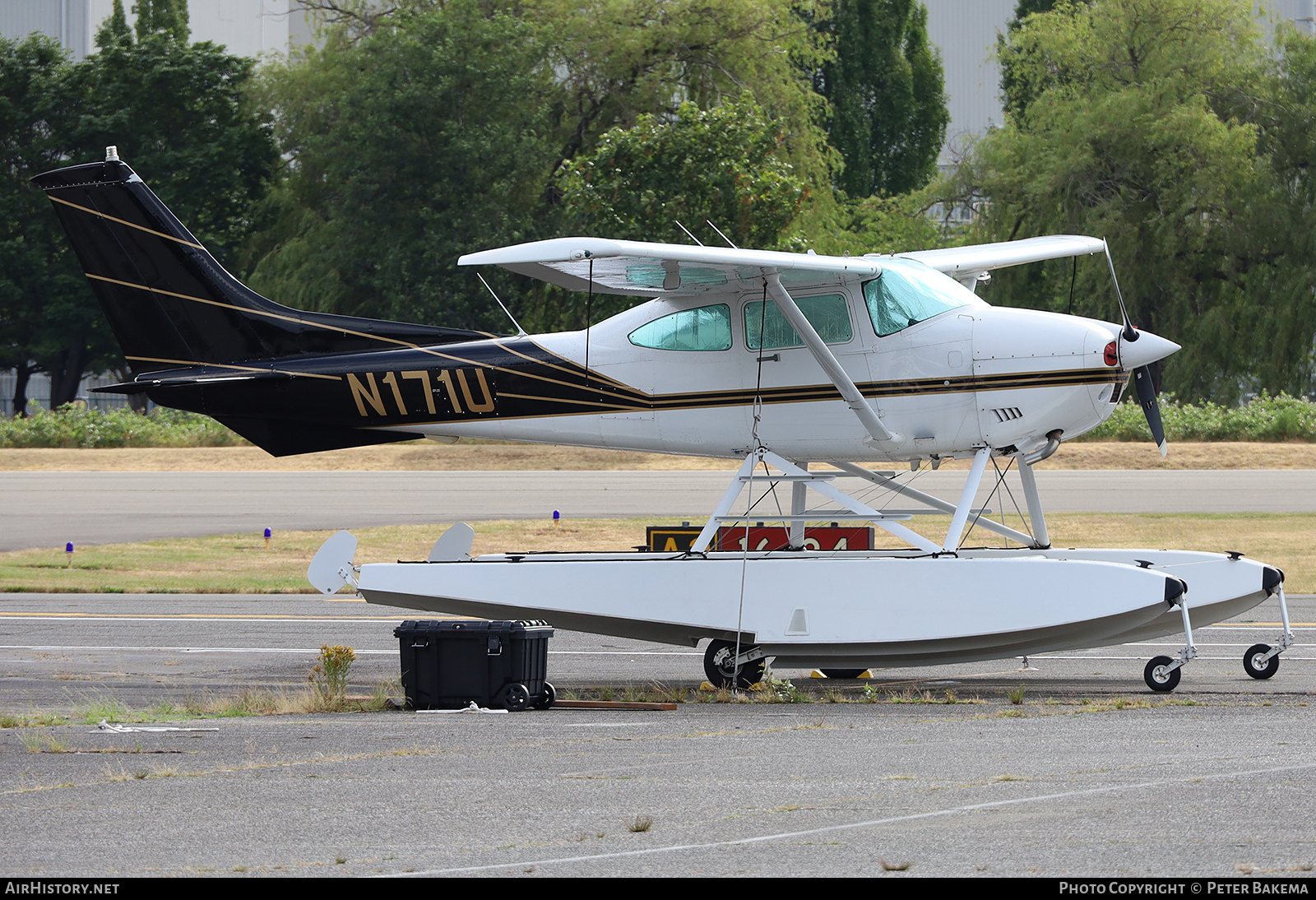Aircraft Photo of N171U | Cessna 182R Skylane | AirHistory.net #704059