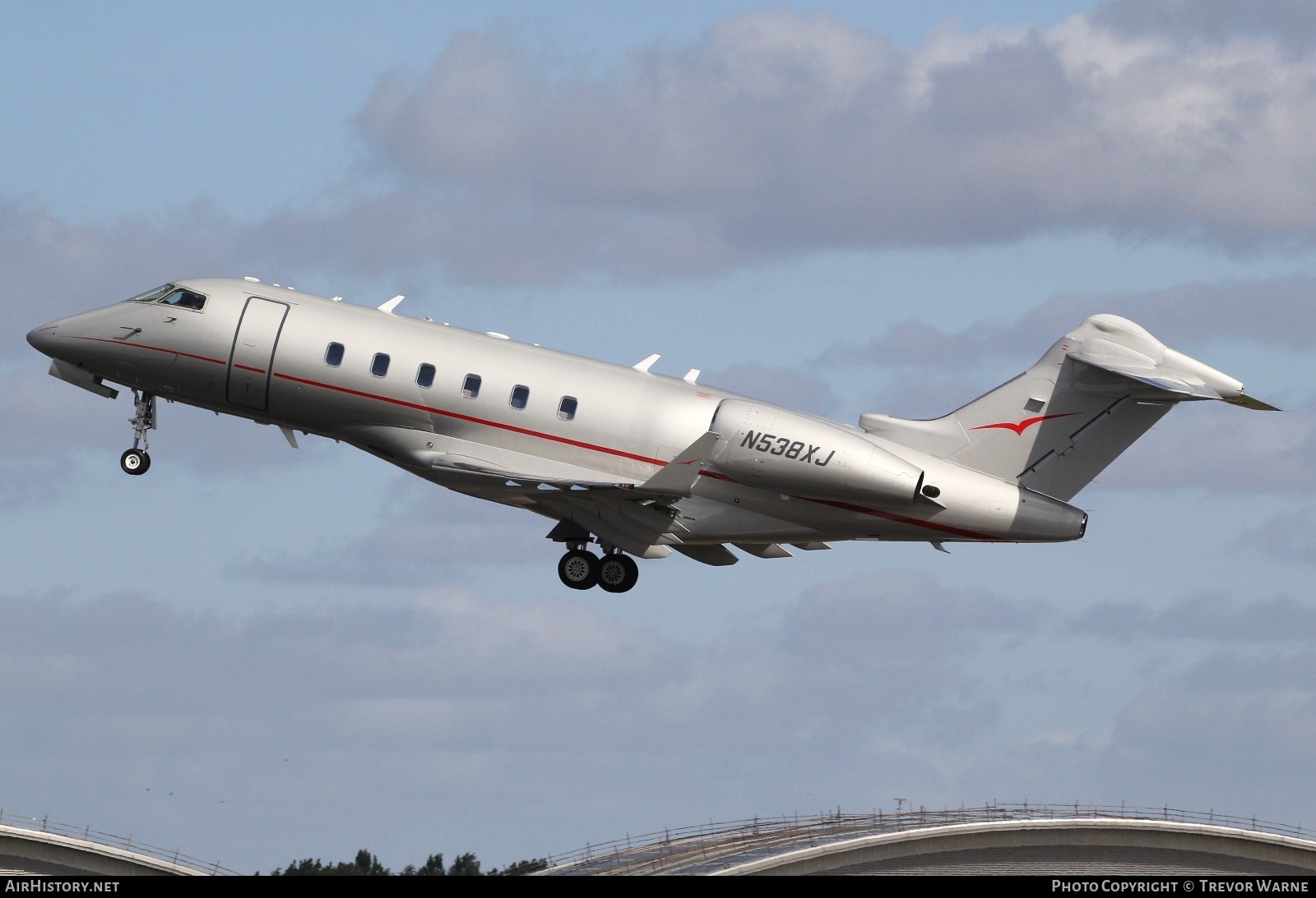Aircraft Photo of N538XJ | Bombardier Challenger 300 (BD-100-1A10) | AirHistory.net #704063