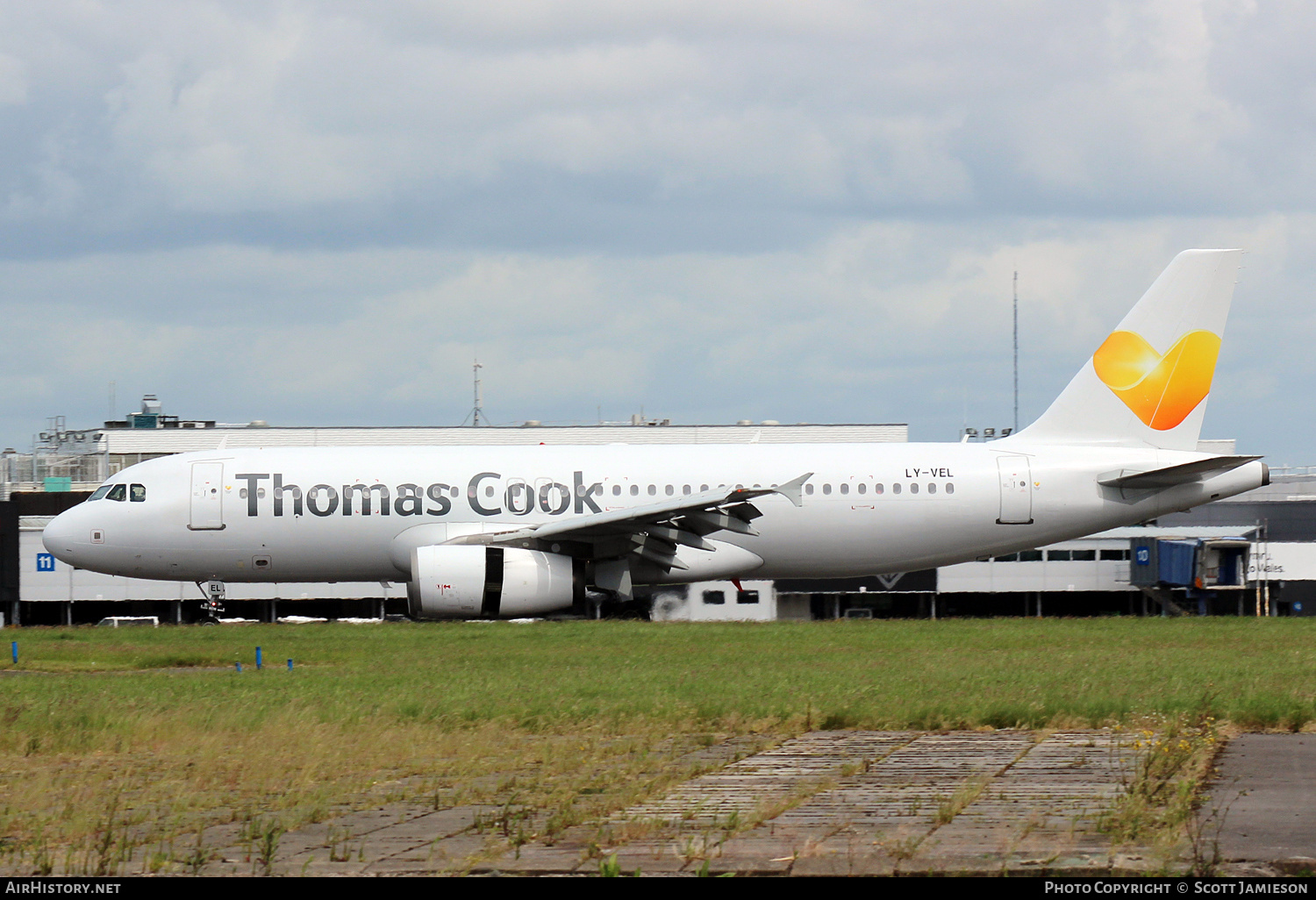 Aircraft Photo of LY-VEL | Airbus A320-232 | Thomas Cook Airlines | AirHistory.net #704093