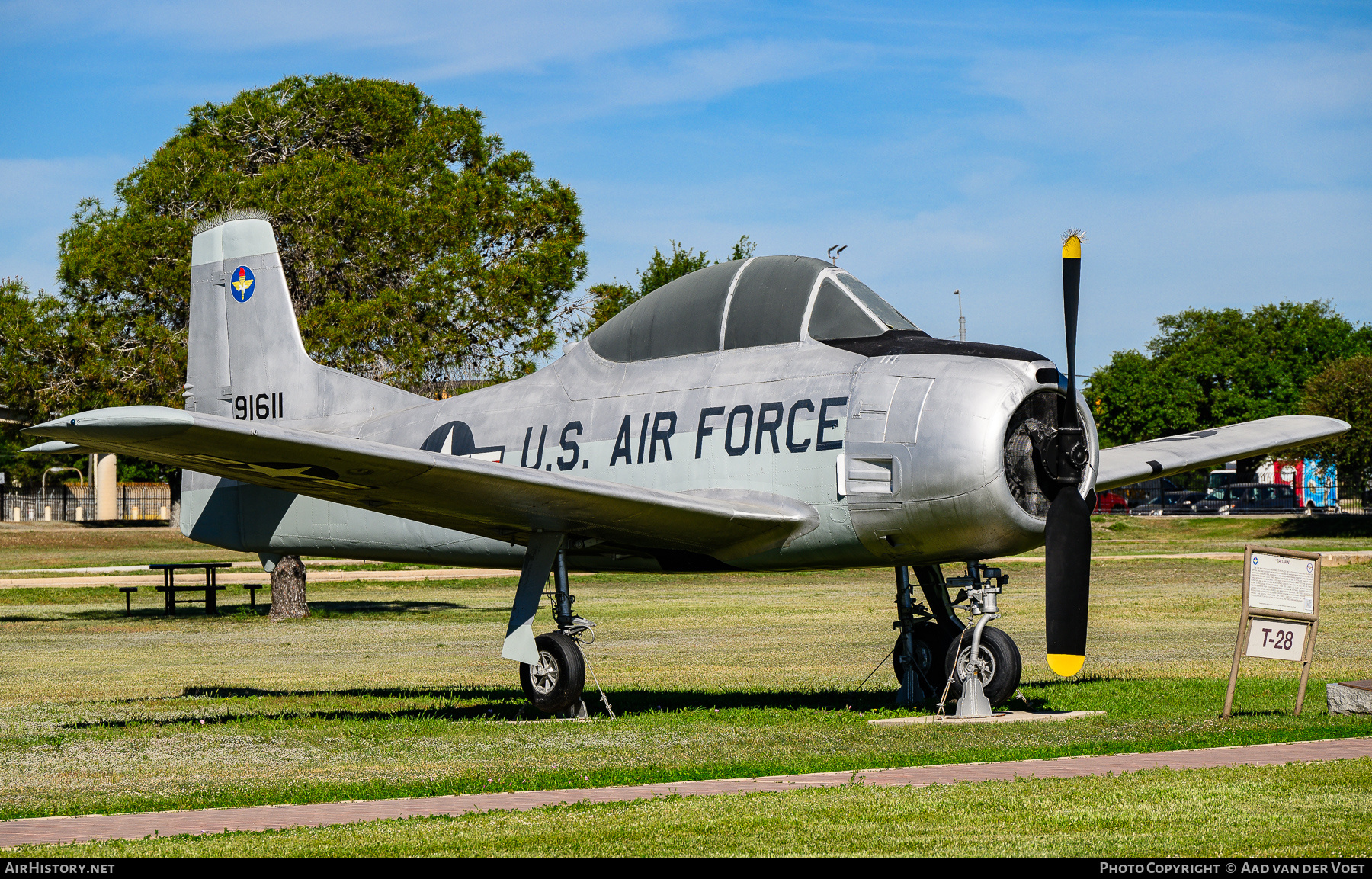 Aircraft Photo of 49-1611 / 91611 | North American GT-28A Trojan | USA - Air Force | AirHistory.net #704143