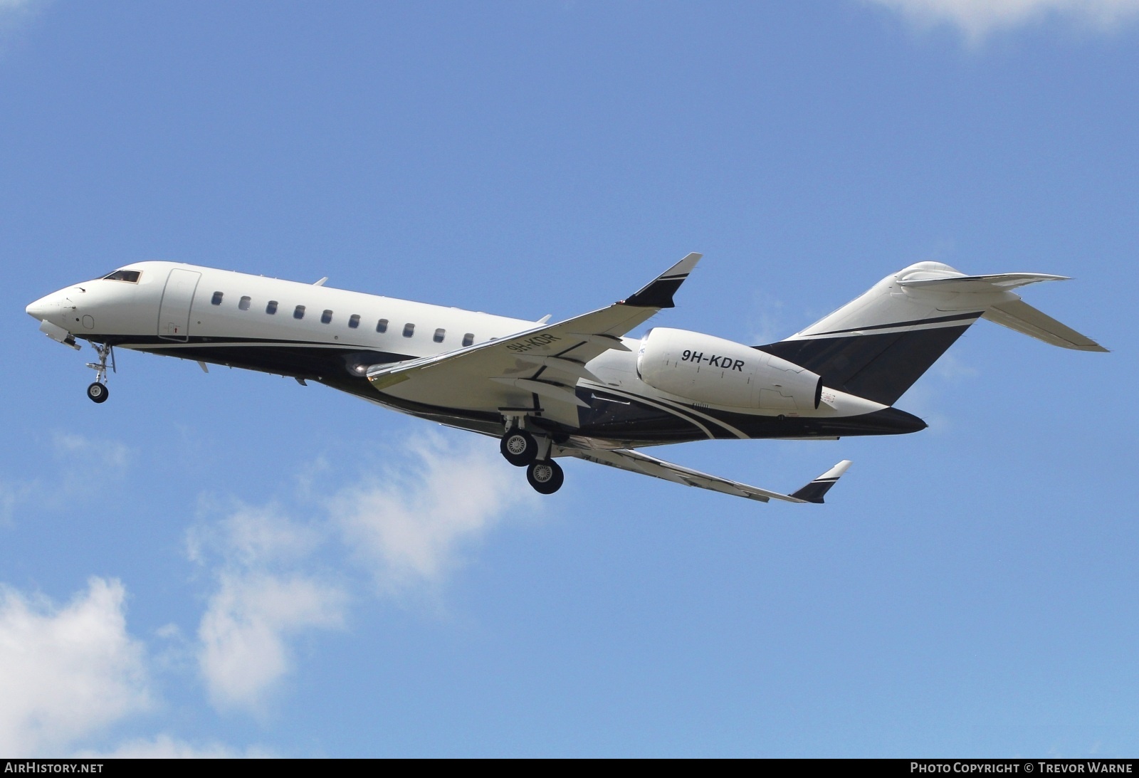 Aircraft Photo of 9H-KDR | Bombardier Global Express (BD-700-1A10) | AirHistory.net #704239