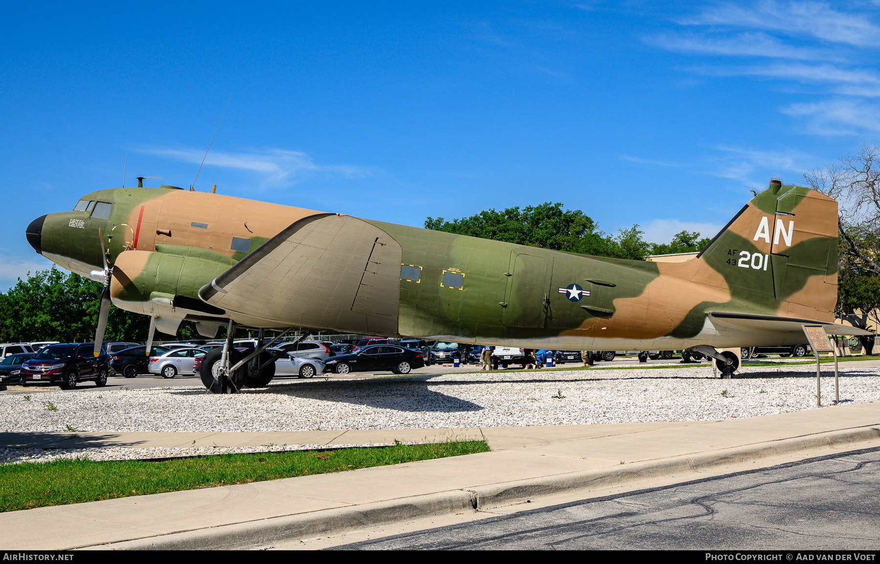 Aircraft Photo of 43-49201 / AF43-201 | Douglas C-47B Skytrain | USA - Air Force | AirHistory.net #704310
