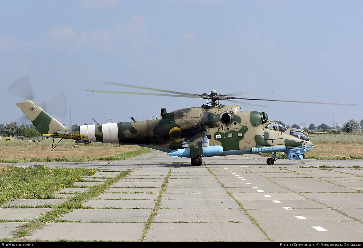 Aircraft Photo of 22 red | Mil Mi-24P | Ukraine - Army | AirHistory.net #704337